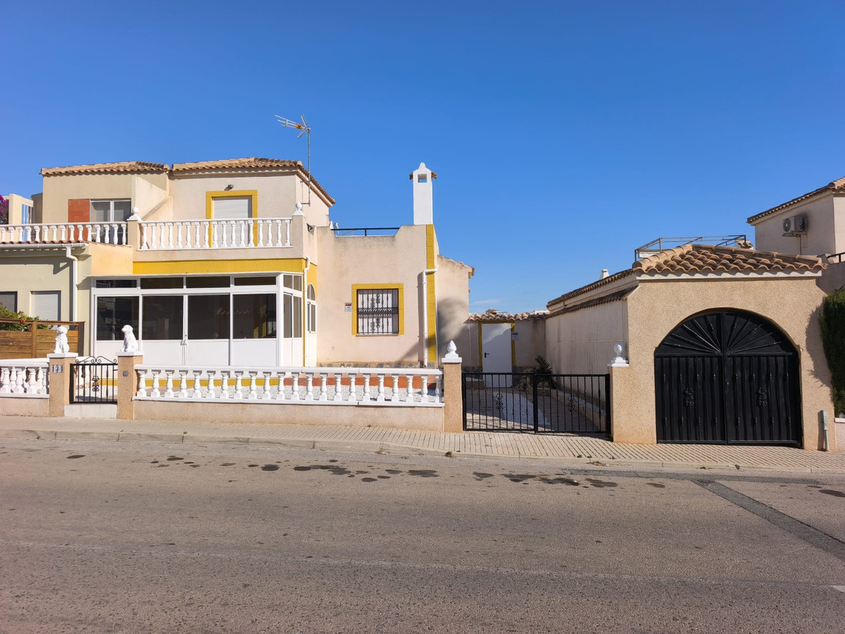 Bungalow te koop in Punta Prima | 3 slaapkamers H5256544