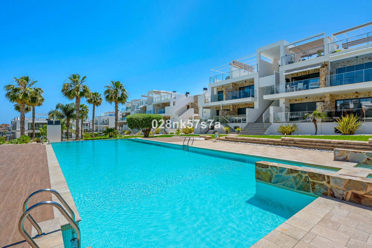 Appartement te koop in Punta Prima | 3 slaapkamers H5383504
