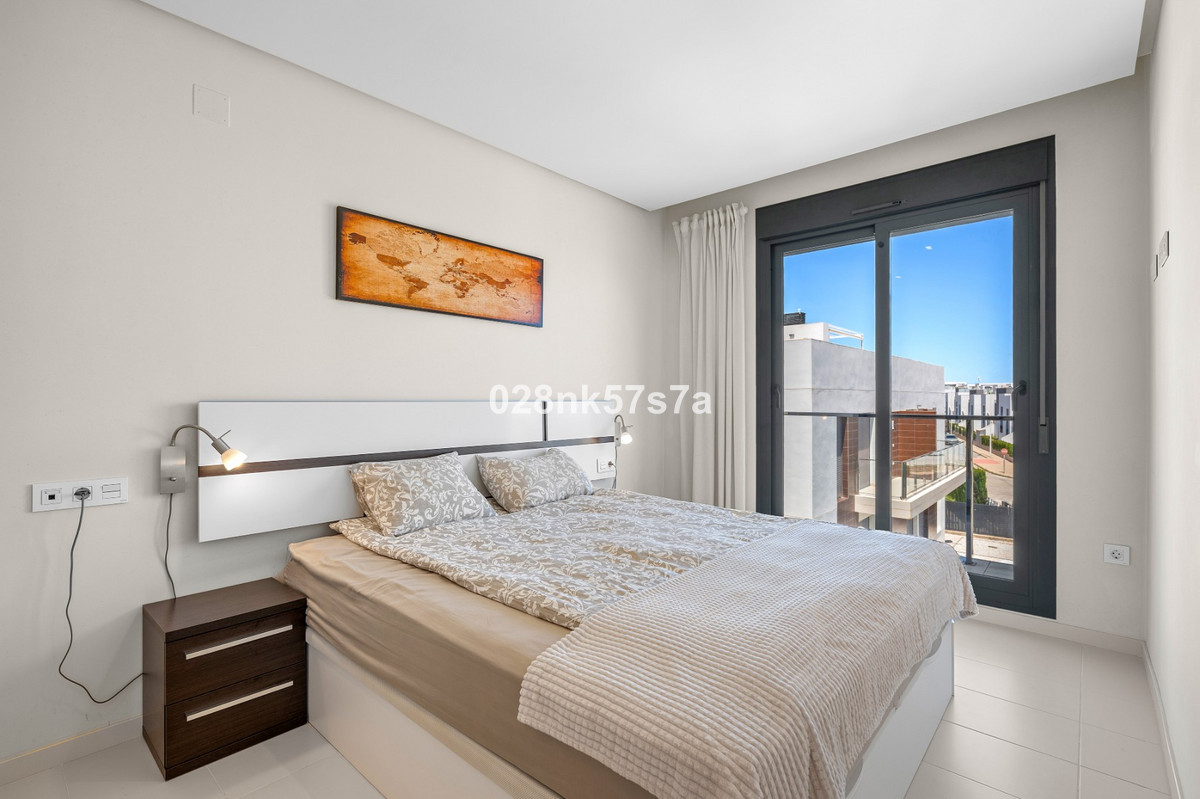 Appartement te koop in Punta Prima | 3 slaapkamers H5383504