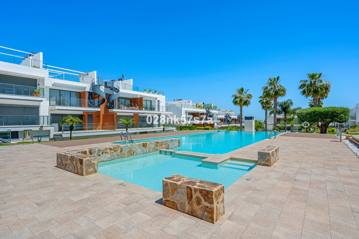 Appartement te koop in Punta Prima | 3 slaapkamers H5383504
