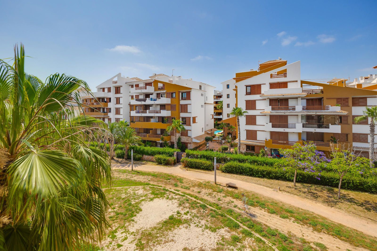 Appartement te koop in Punta Prima | 2 slaapkamers H5408980