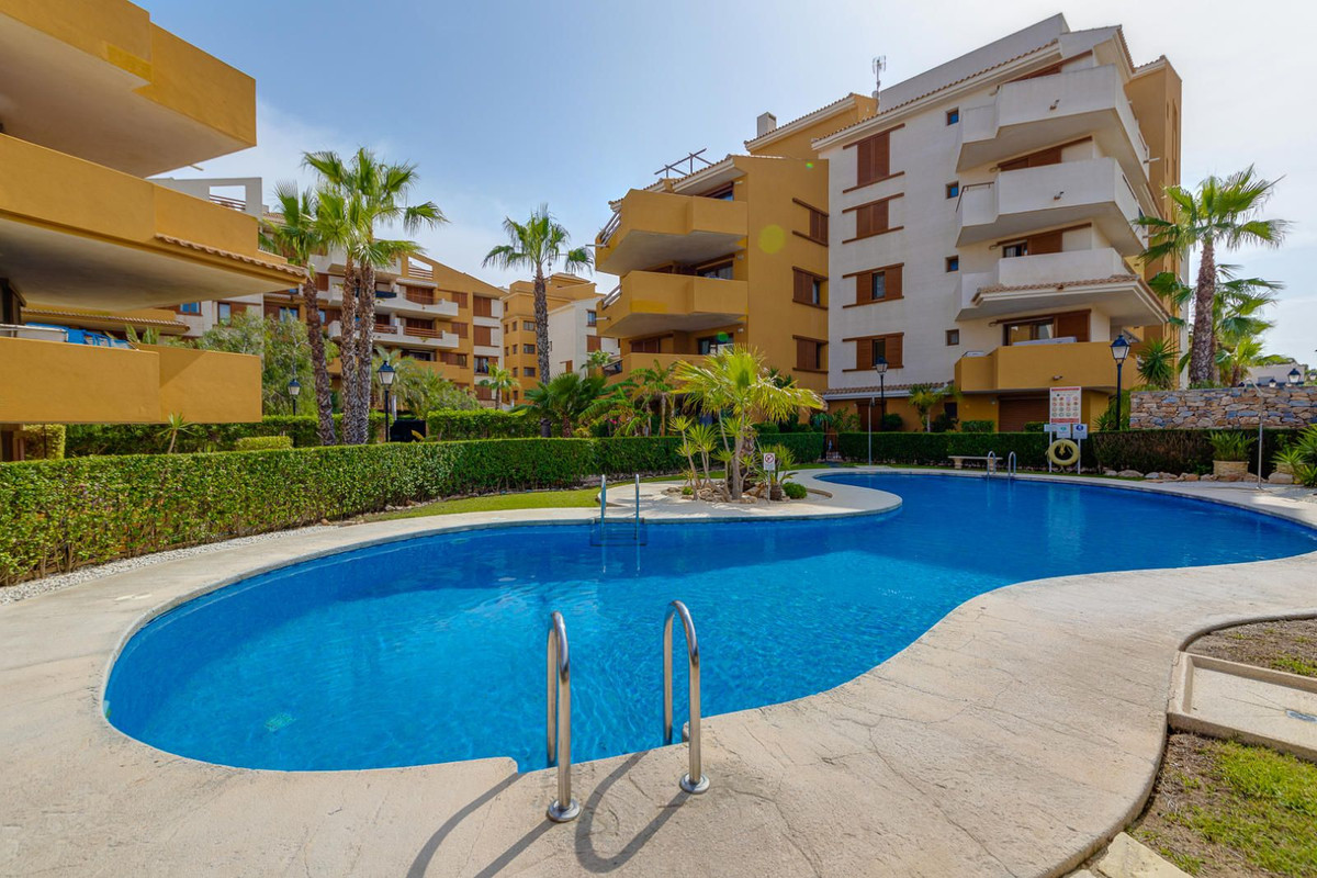 Appartement te koop in Punta Prima | 2 slaapkamers H5408980