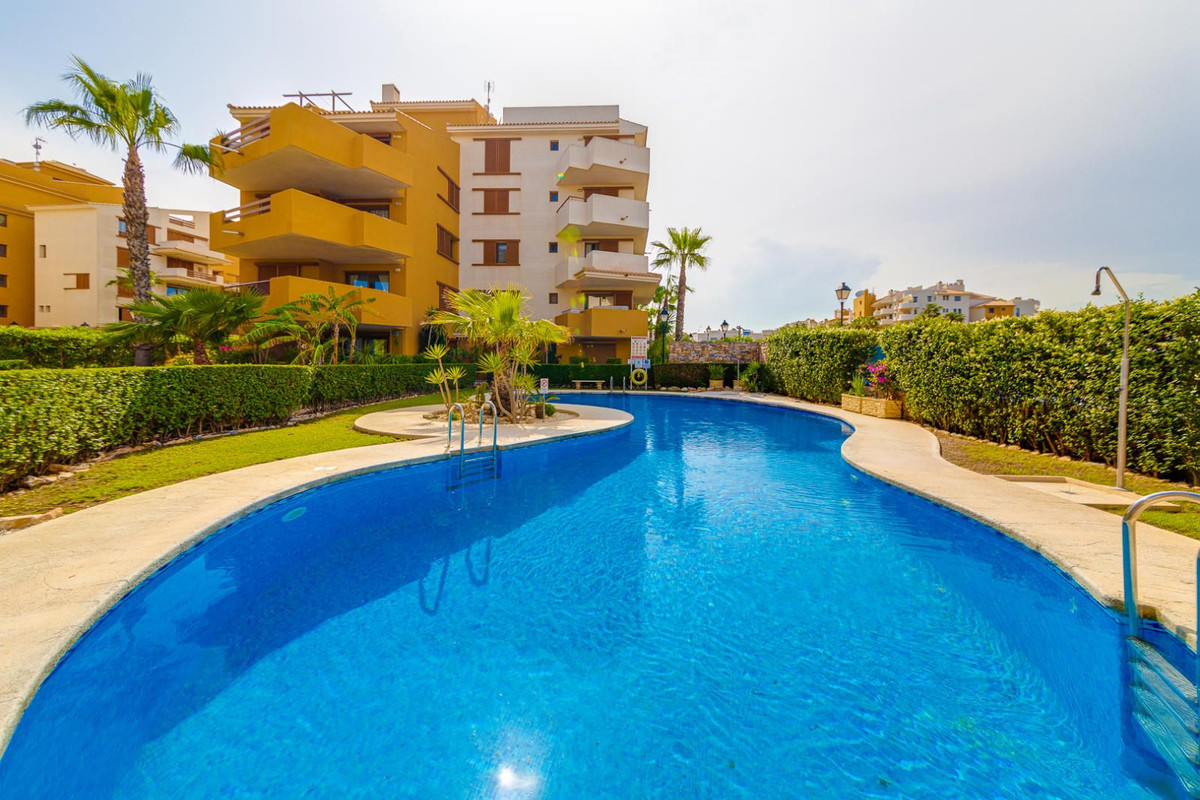 Appartement te koop in Punta Prima | 2 slaapkamers H5408980