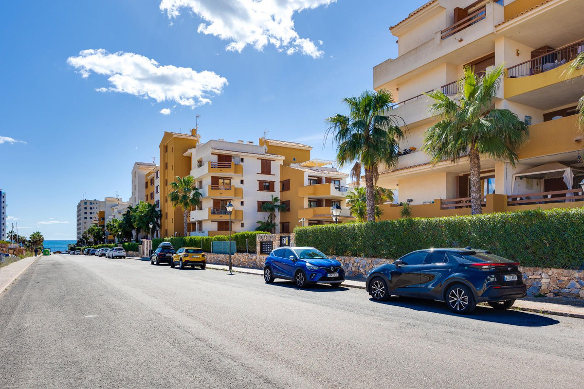 Appartement te koop in Punta Prima | 2 slaapkamers H5408980