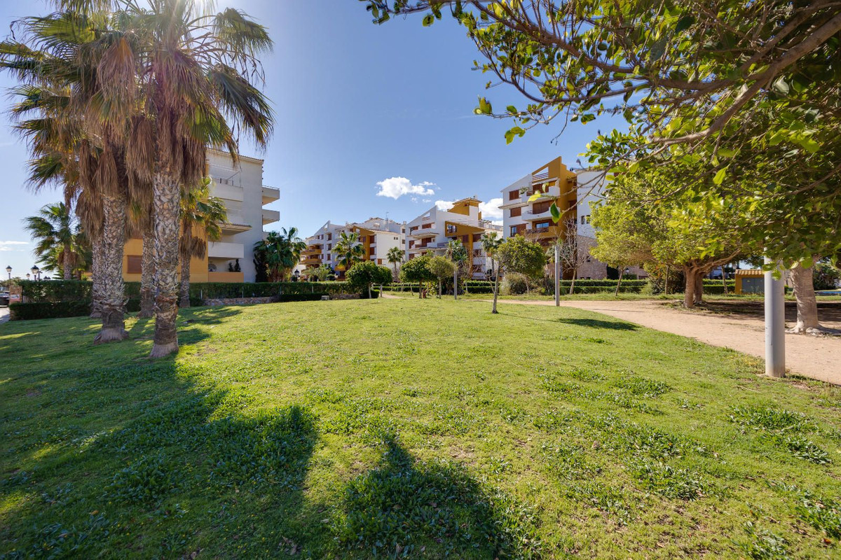 Appartement te koop in Punta Prima | 2 slaapkamers H5408980