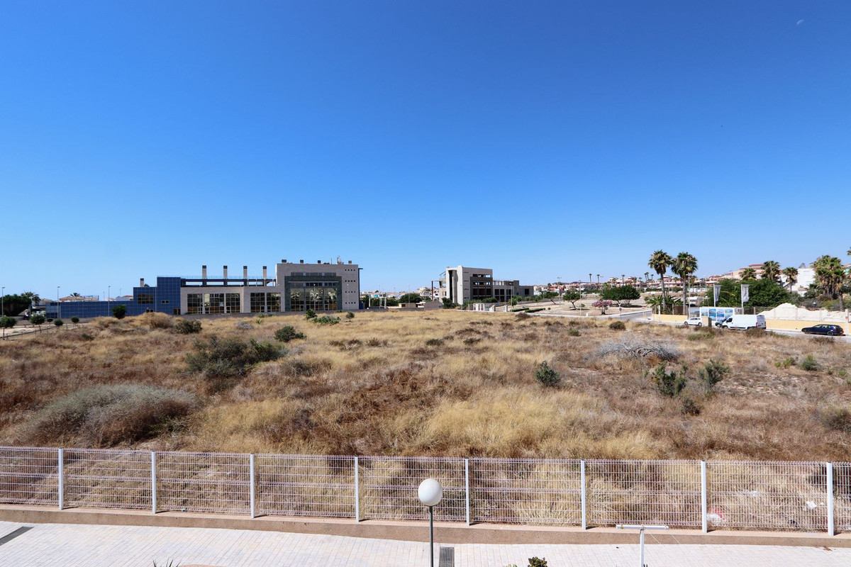 Appartement te koop in Punta Prima | 2 slaapkamers H5435926