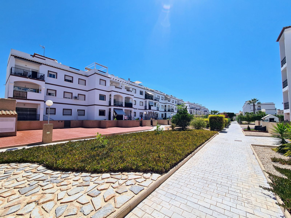 Appartement te koop in Punta Prima | 2 slaapkamers H5435926