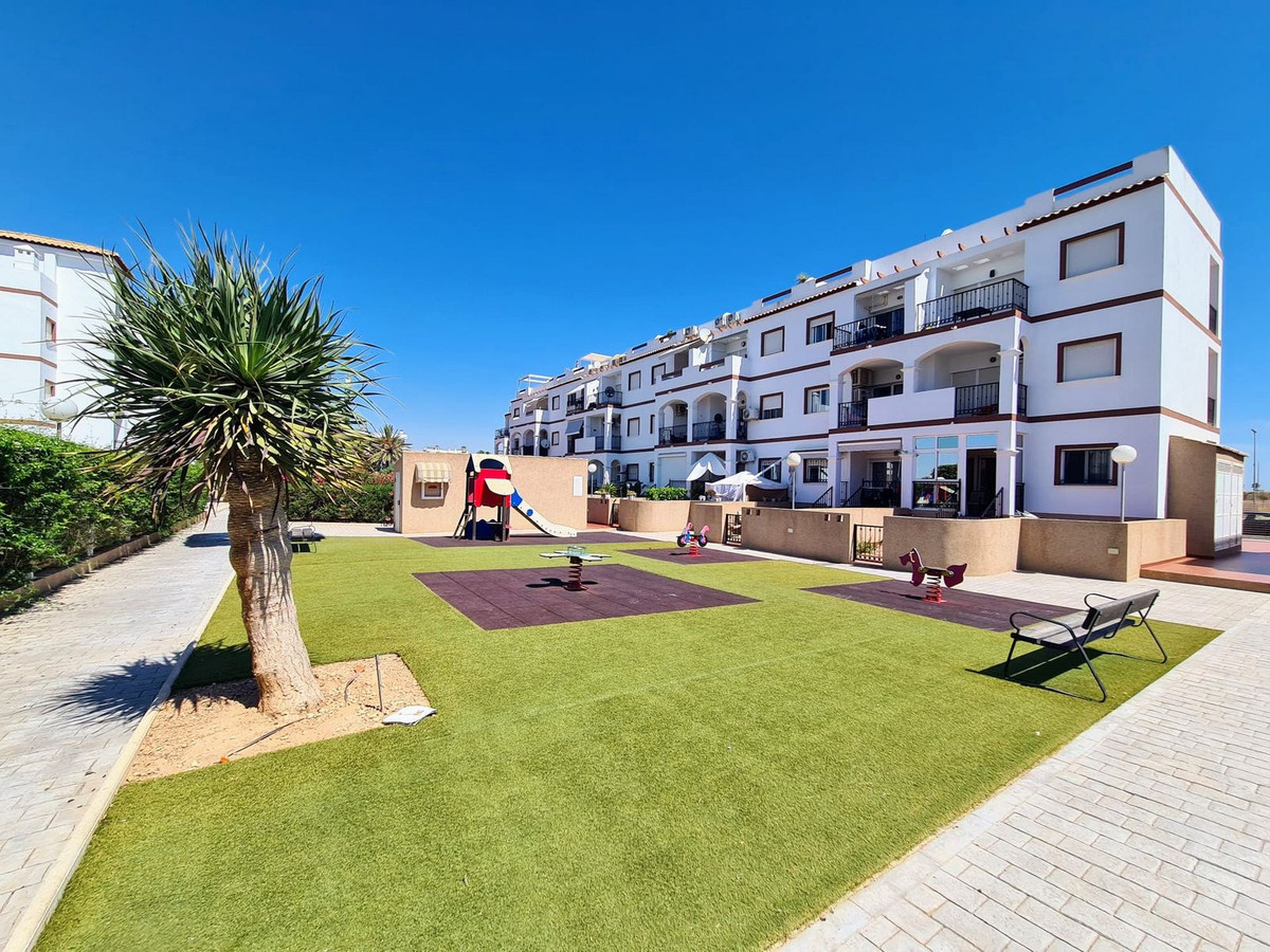Appartement te koop in Punta Prima | 2 slaapkamers H5435926