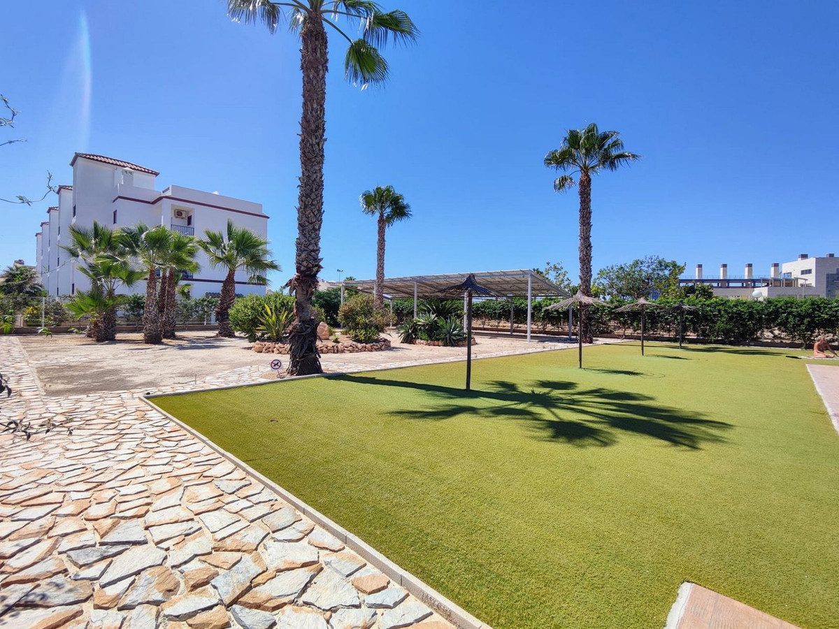 Appartement te koop in Punta Prima | 2 slaapkamers H5435926
