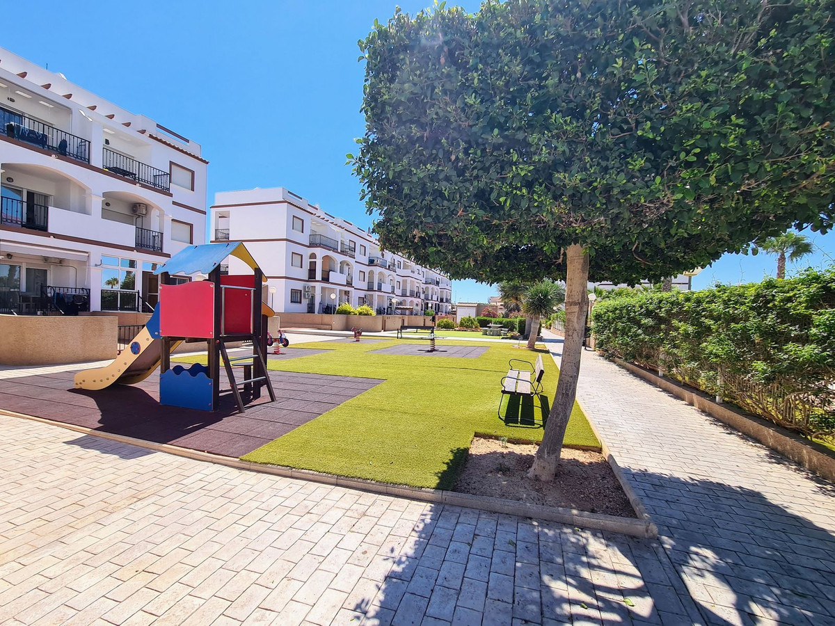 Appartement te koop in Punta Prima | 2 slaapkamers H5435926