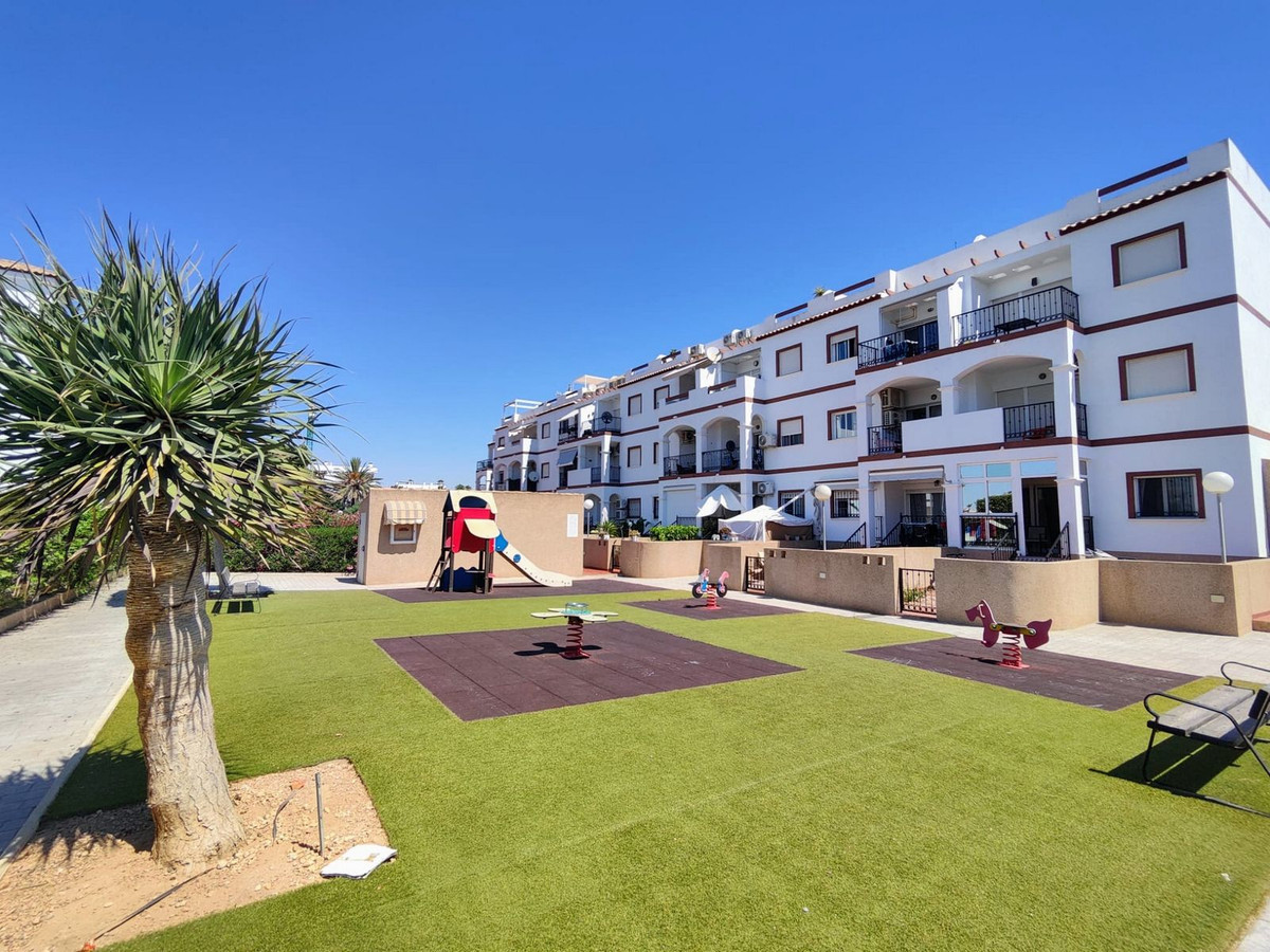 Appartement te koop in Punta Prima | 2 slaapkamers H5435926