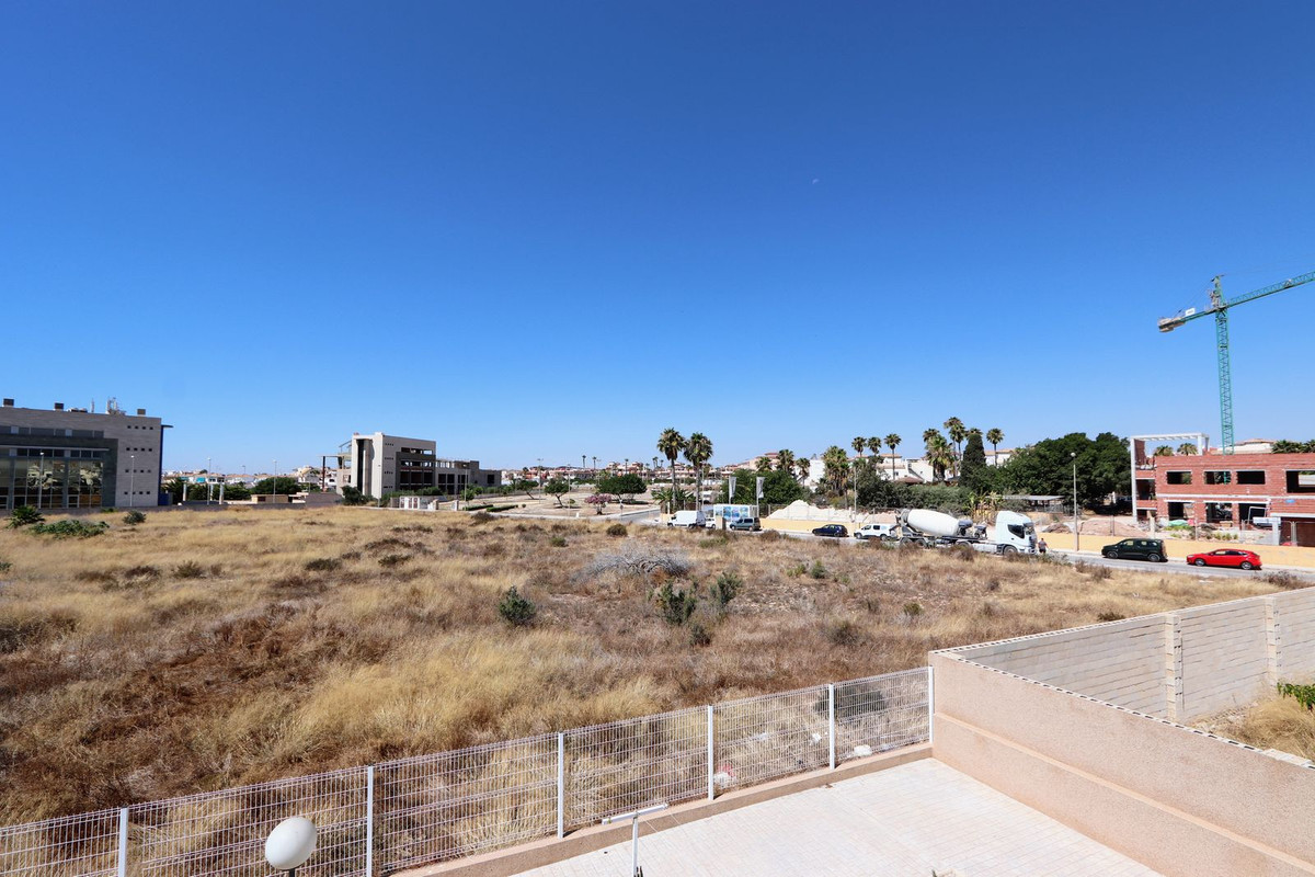 Appartement te koop in Punta Prima | 2 slaapkamers H5435926