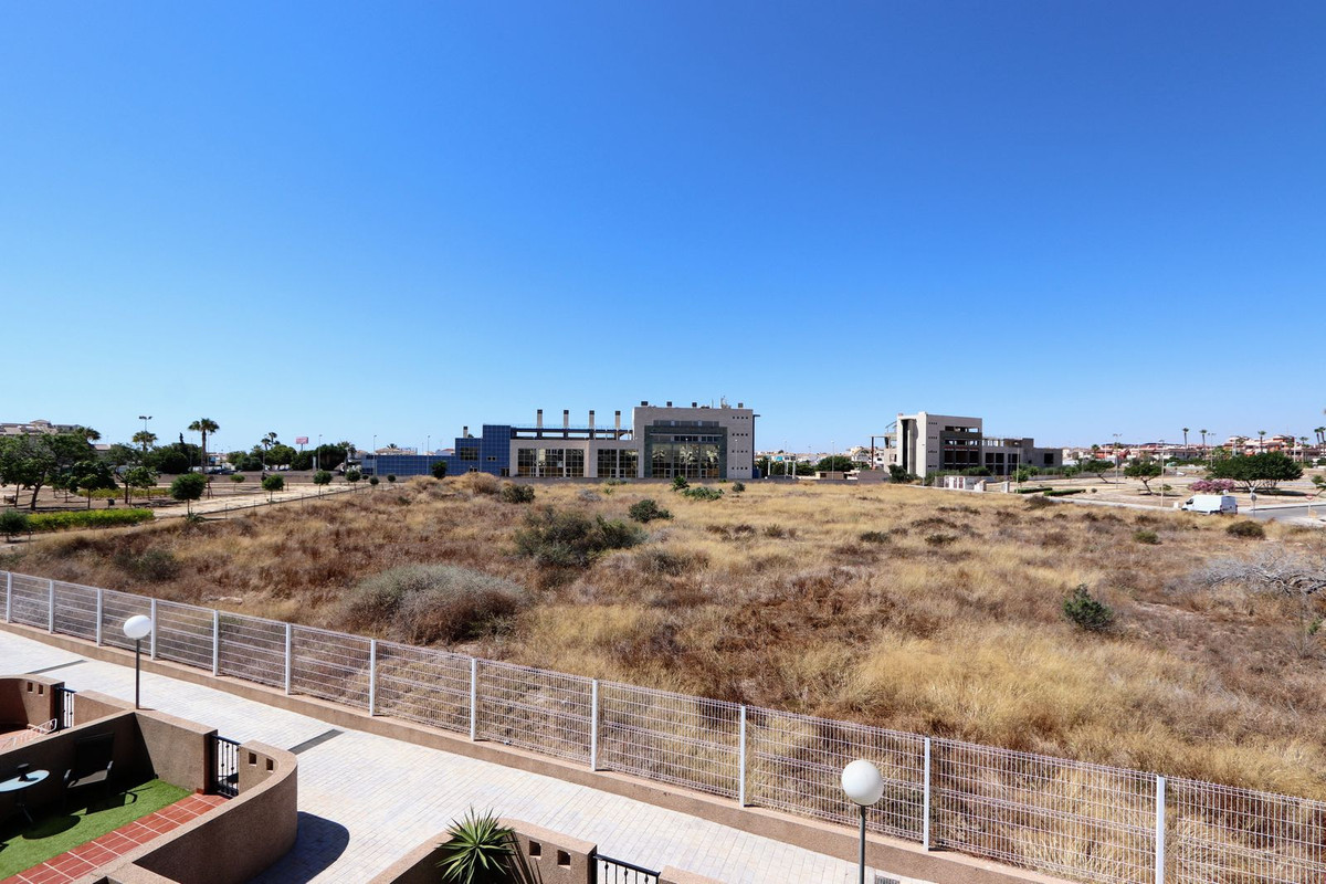 Appartement te koop in Punta Prima | 2 slaapkamers H5435926