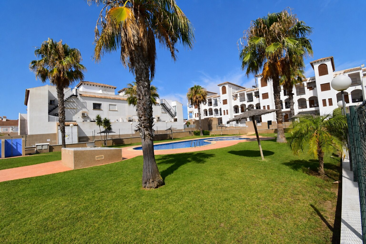 Appartement te koop in Punta Prima | 2 slaapkamers H5438986