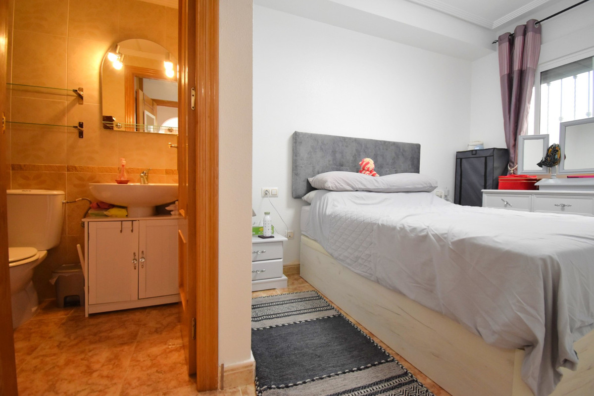 Appartement te koop in Punta Prima | 2 slaapkamers H5438986