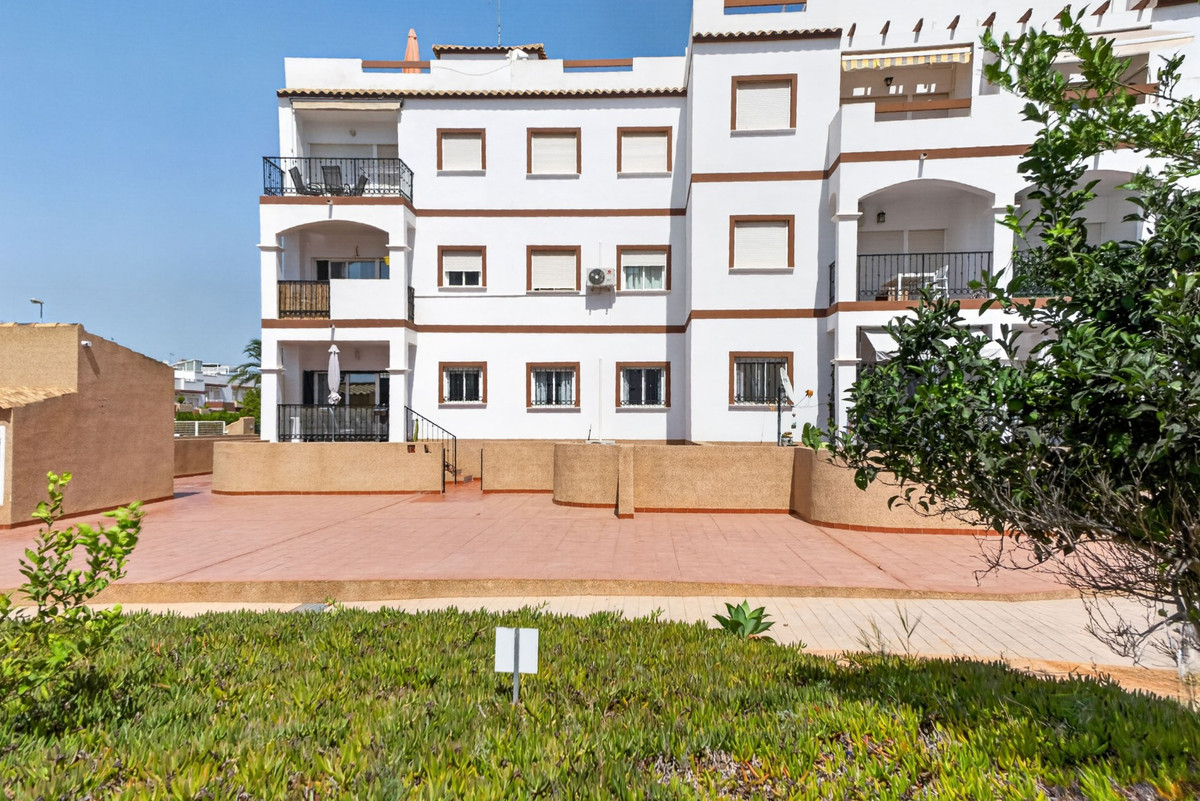 Appartement te koop in Punta Prima | 2 slaapkamers H5514835