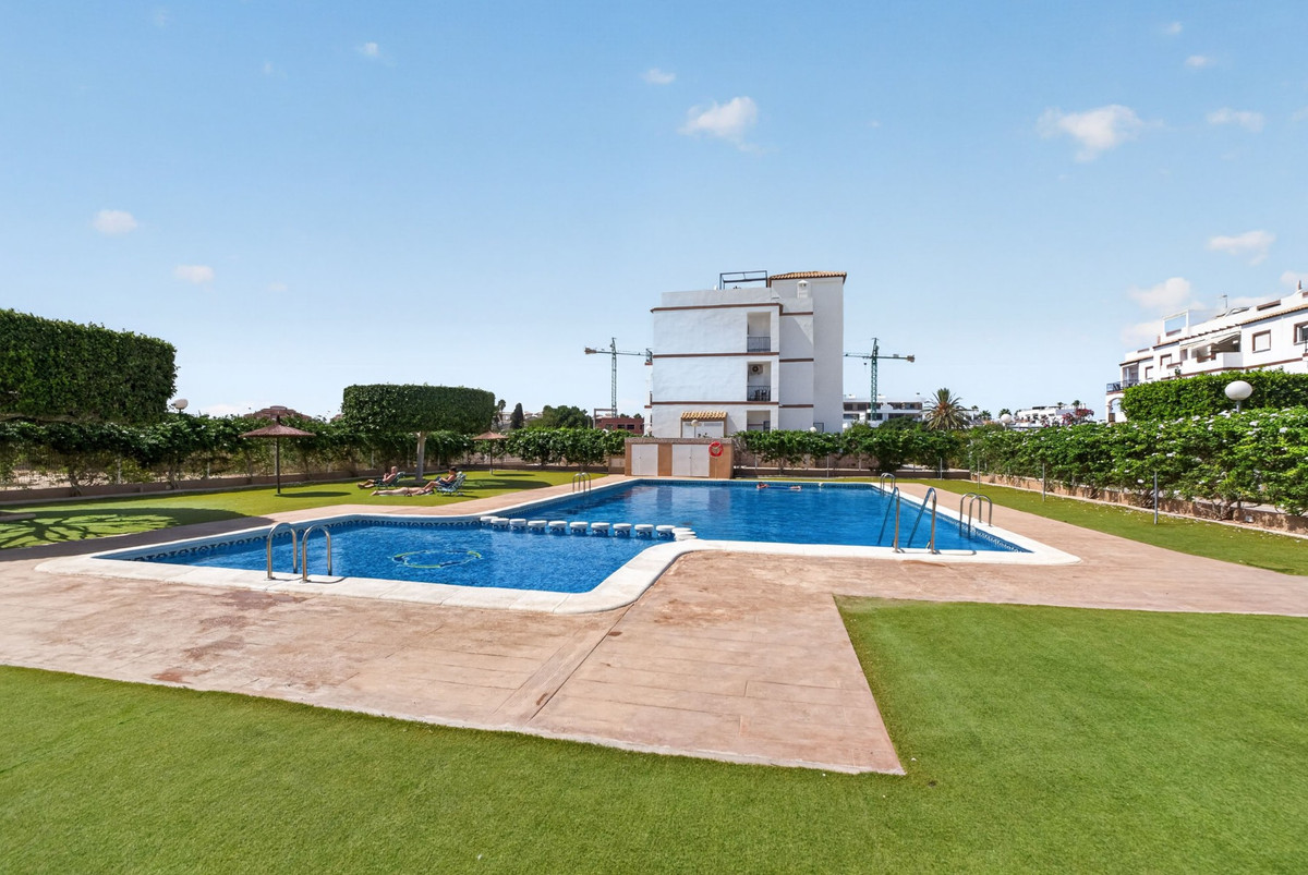 Appartement te koop in Punta Prima | 2 slaapkamers H5514835
