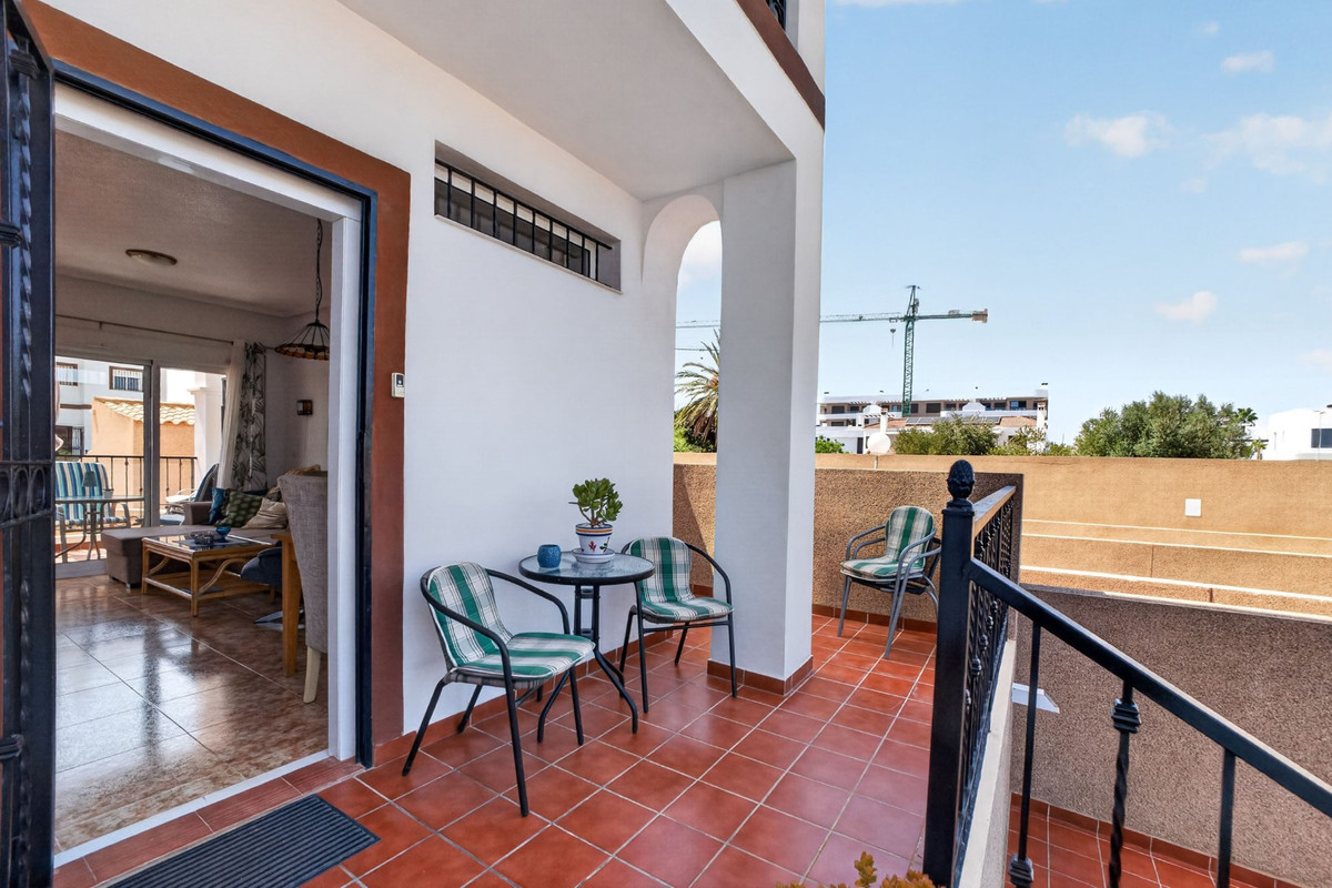 Appartement te koop in Punta Prima | 2 slaapkamers H5514835