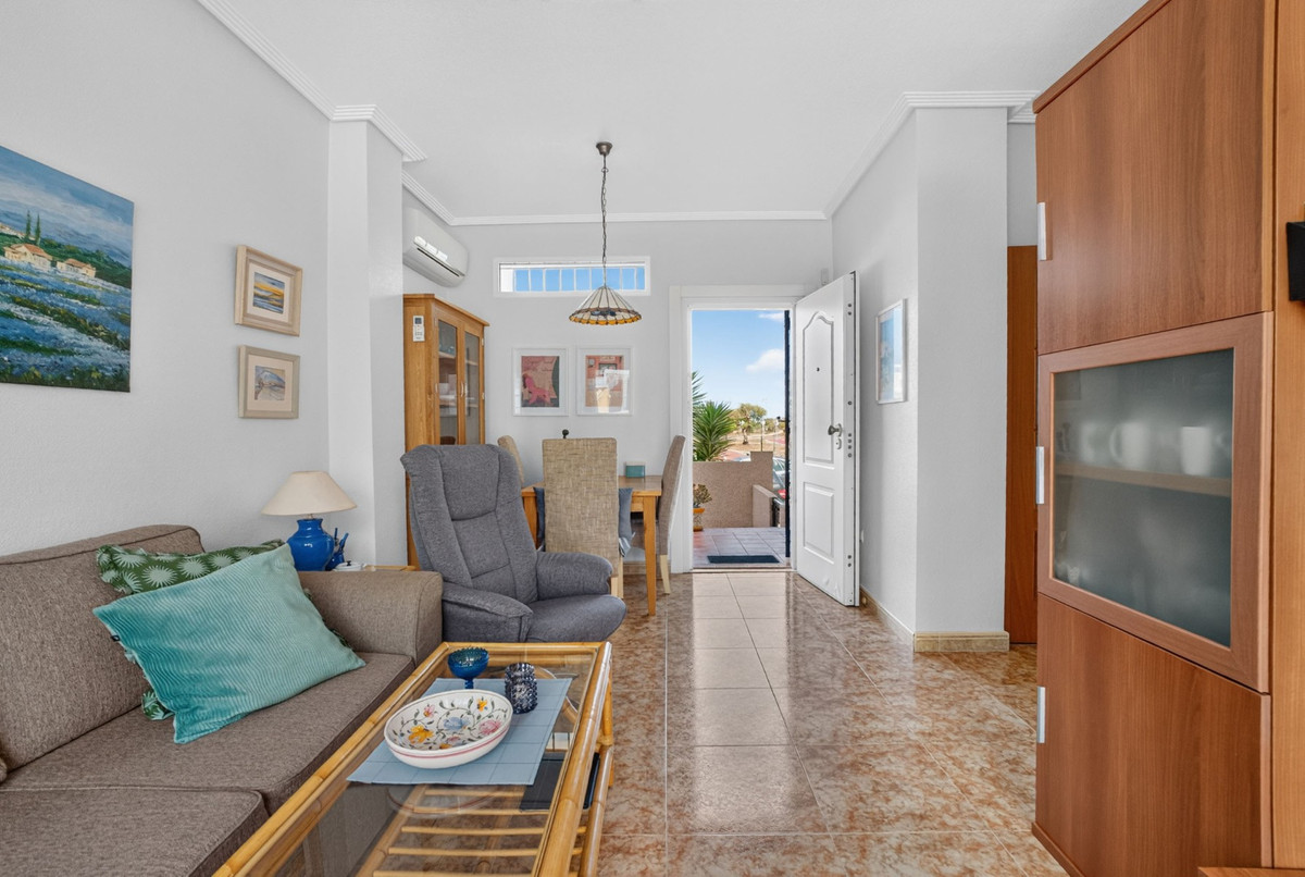 Appartement te koop in Punta Prima | 2 slaapkamers H5514835