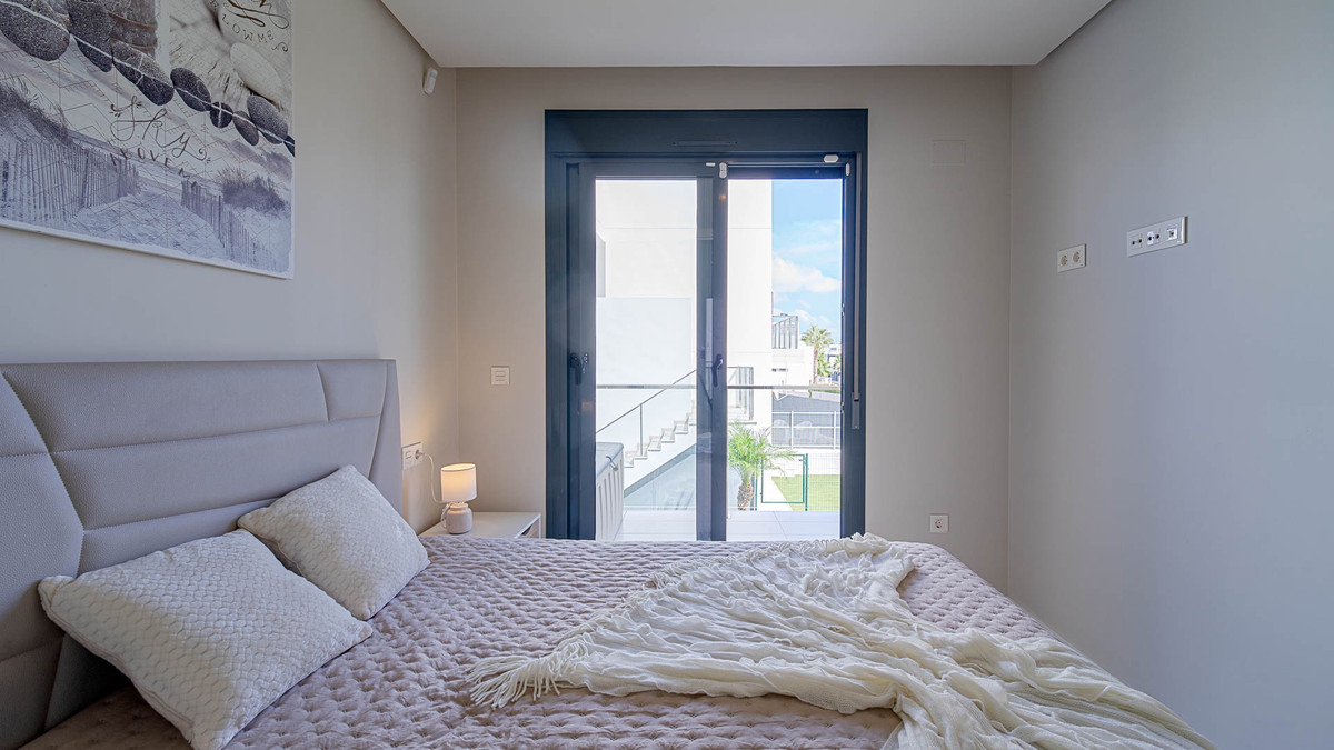 Appartement te koop in Punta Prima | 2 slaapkamers H5514838