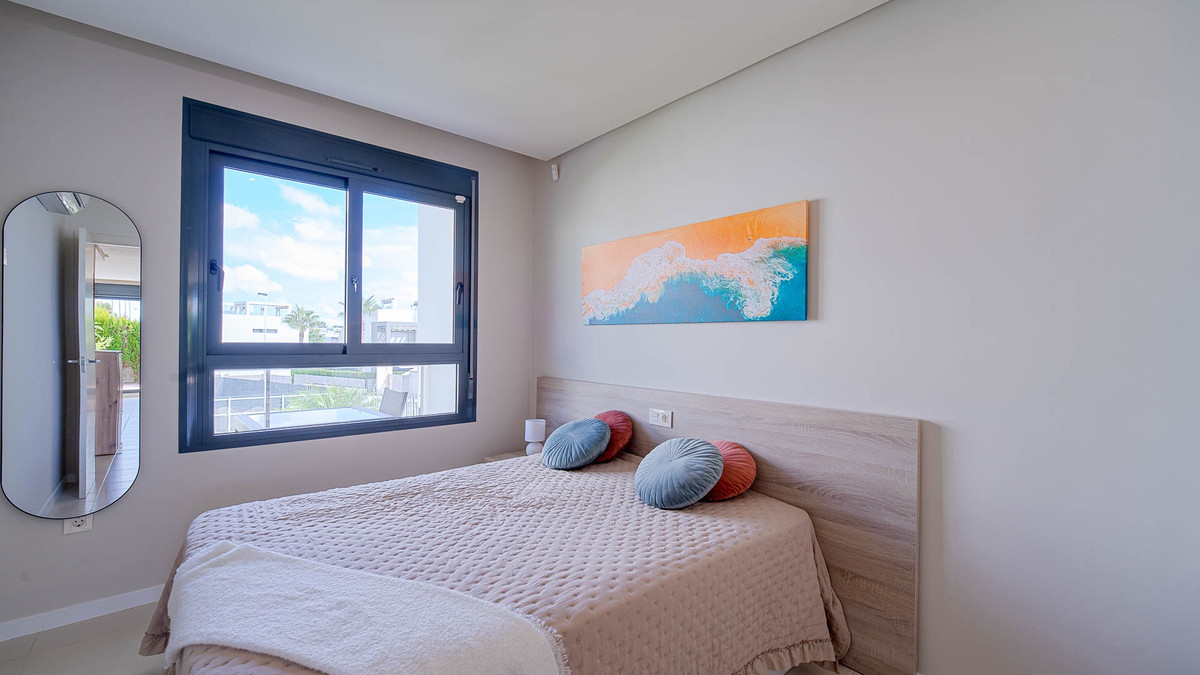 Appartement te koop in Punta Prima | 2 slaapkamers H5514838