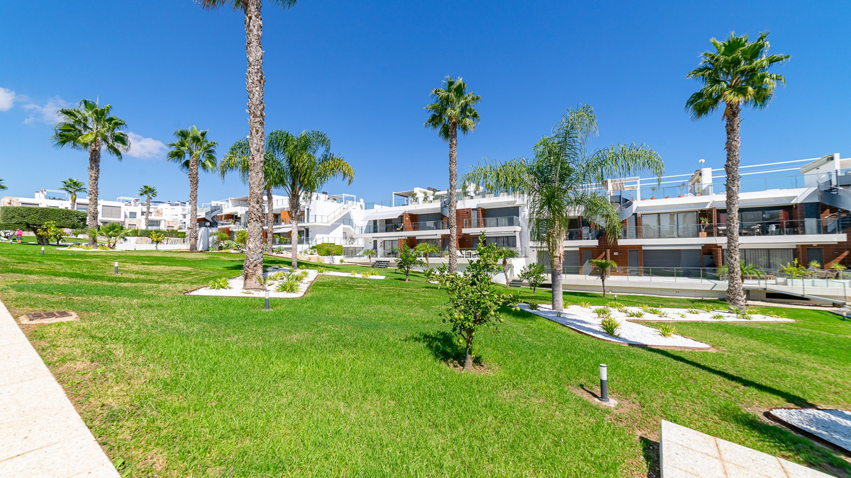 Appartement te koop in Punta Prima | 2 slaapkamers H5514838