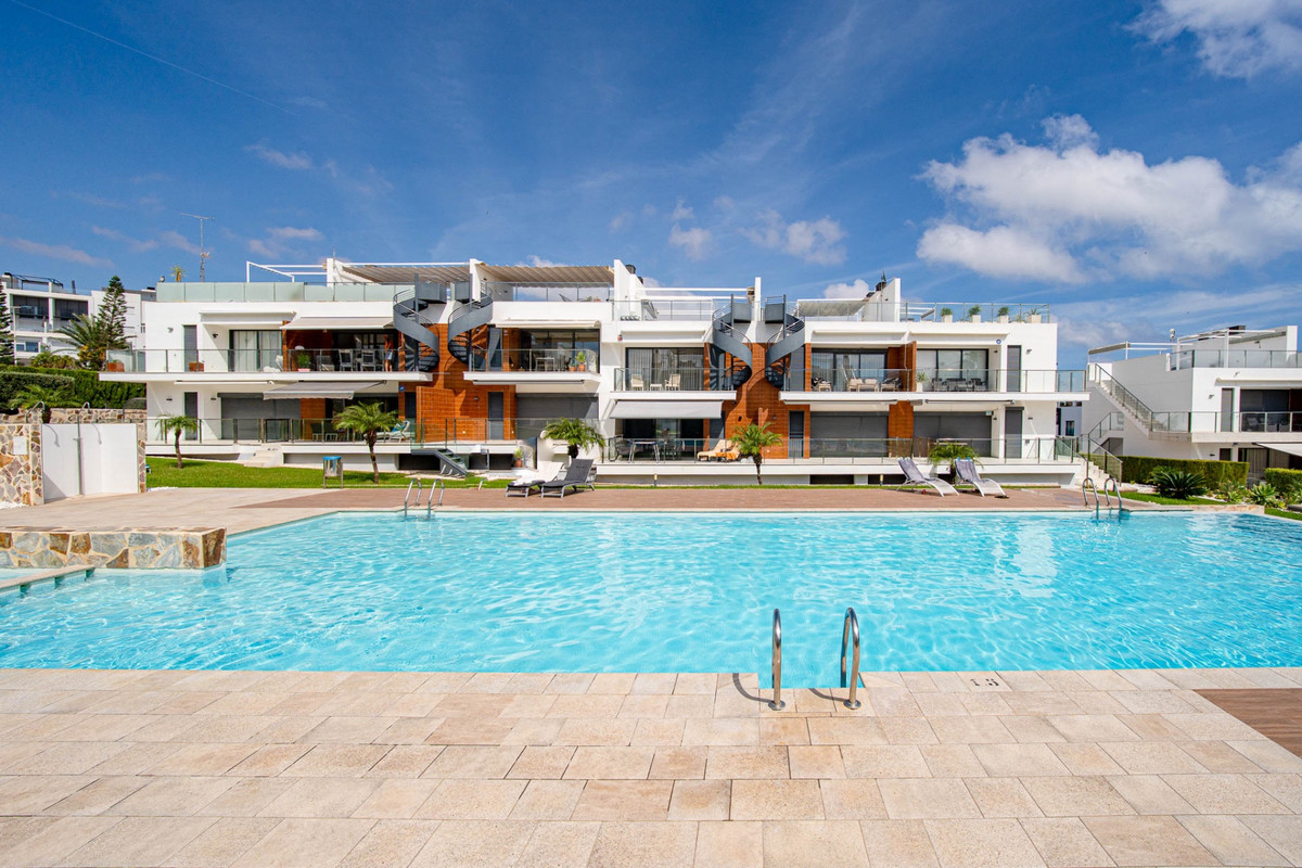 Appartement te koop in Punta Prima | 2 slaapkamers H5514838