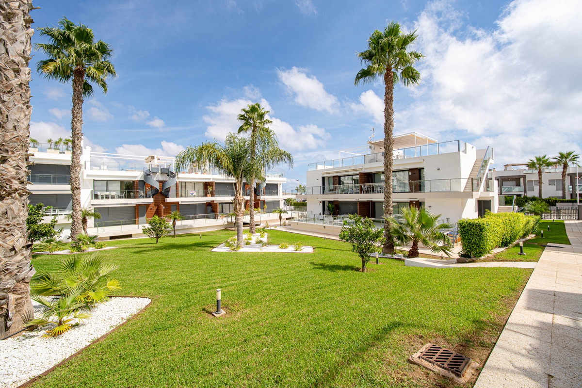 Appartement te koop in Punta Prima | 2 slaapkamers H5514838
