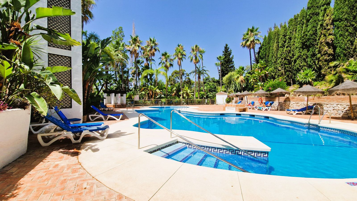 Tussenverdieping Appartement in Reserva de Marbella-1