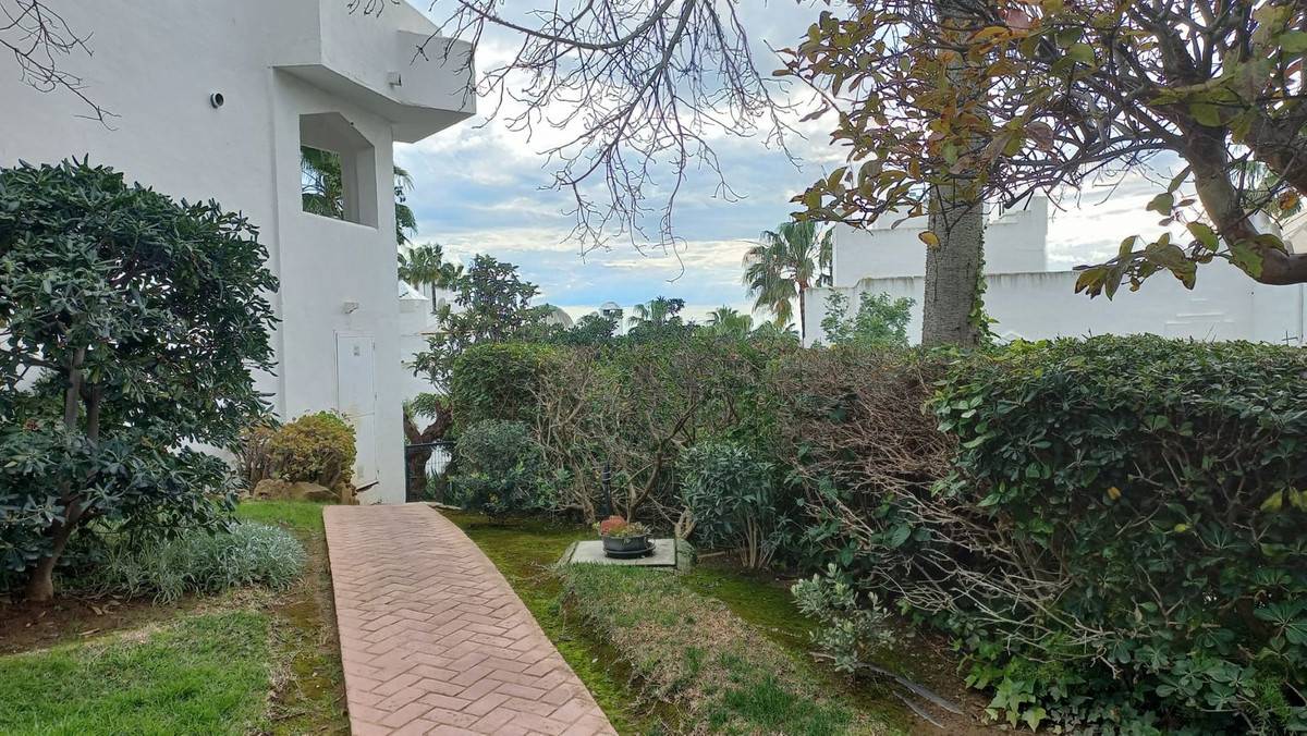 Tussenverdieping Appartement in Reserva de Marbella-26