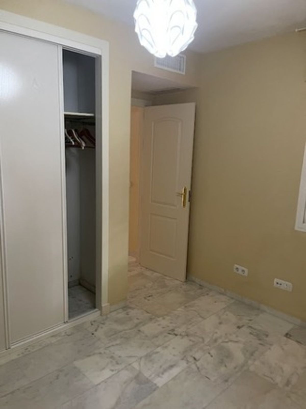Tussenverdieping Appartement in Reserva de Marbella-5