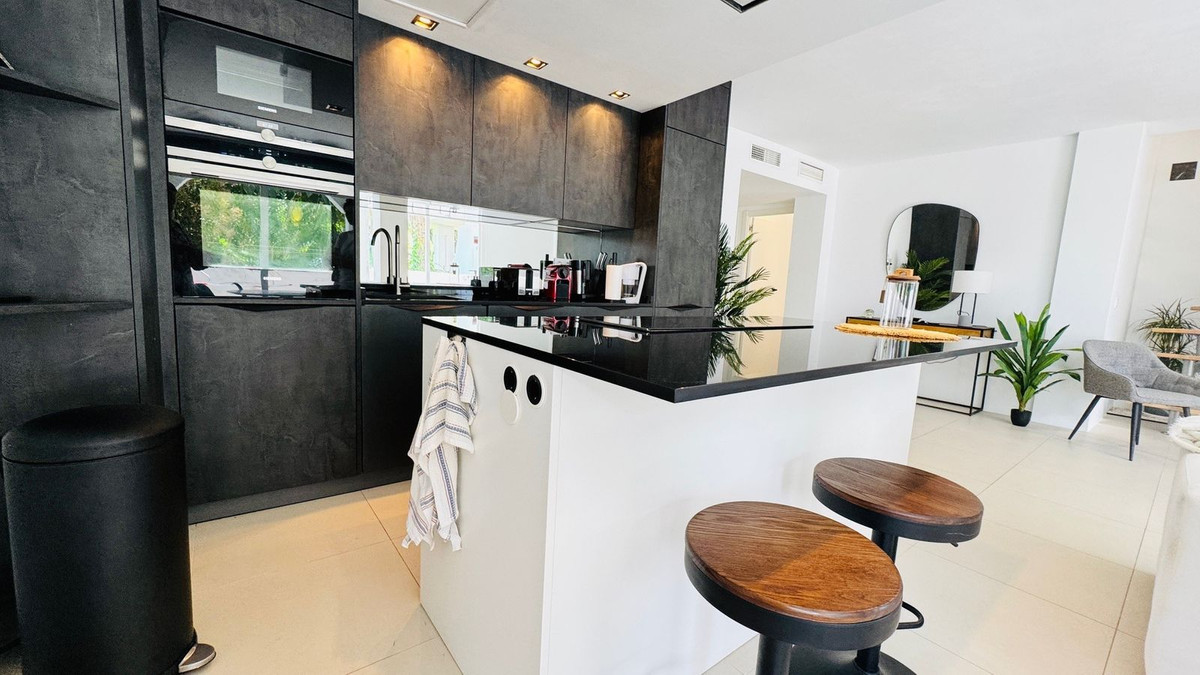 Appartement te koop in Reserva de Marbella | 2 slaapkamers H5035123