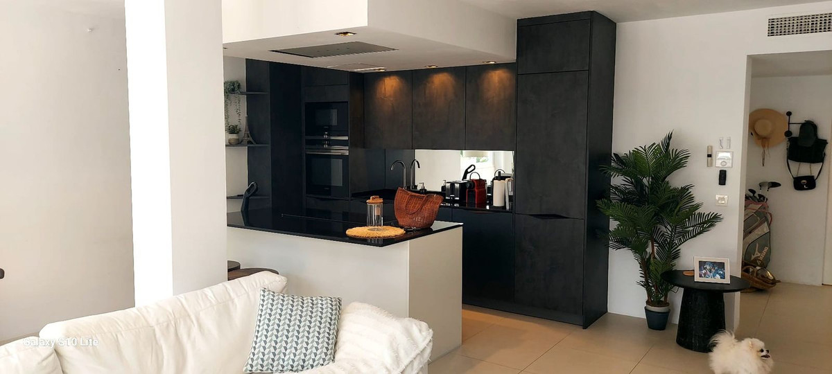 Appartement te koop in Reserva de Marbella | 2 slaapkamers H5035123