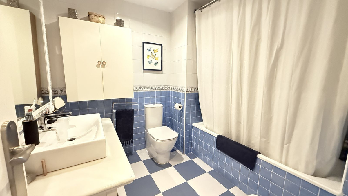 Appartement te koop in Reserva de Marbella | 2 slaapkamers H5109625