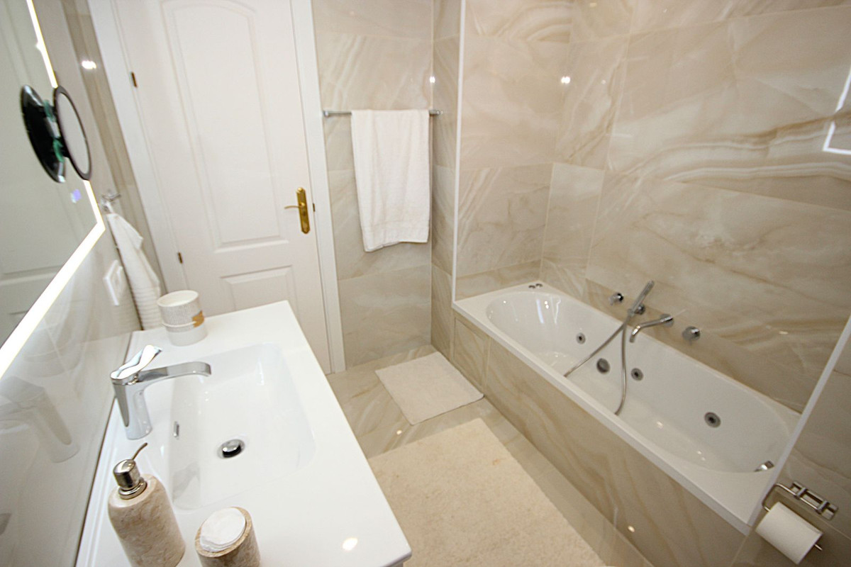 Appartement te koop in Reserva de Marbella | 2 slaapkamers H5204707