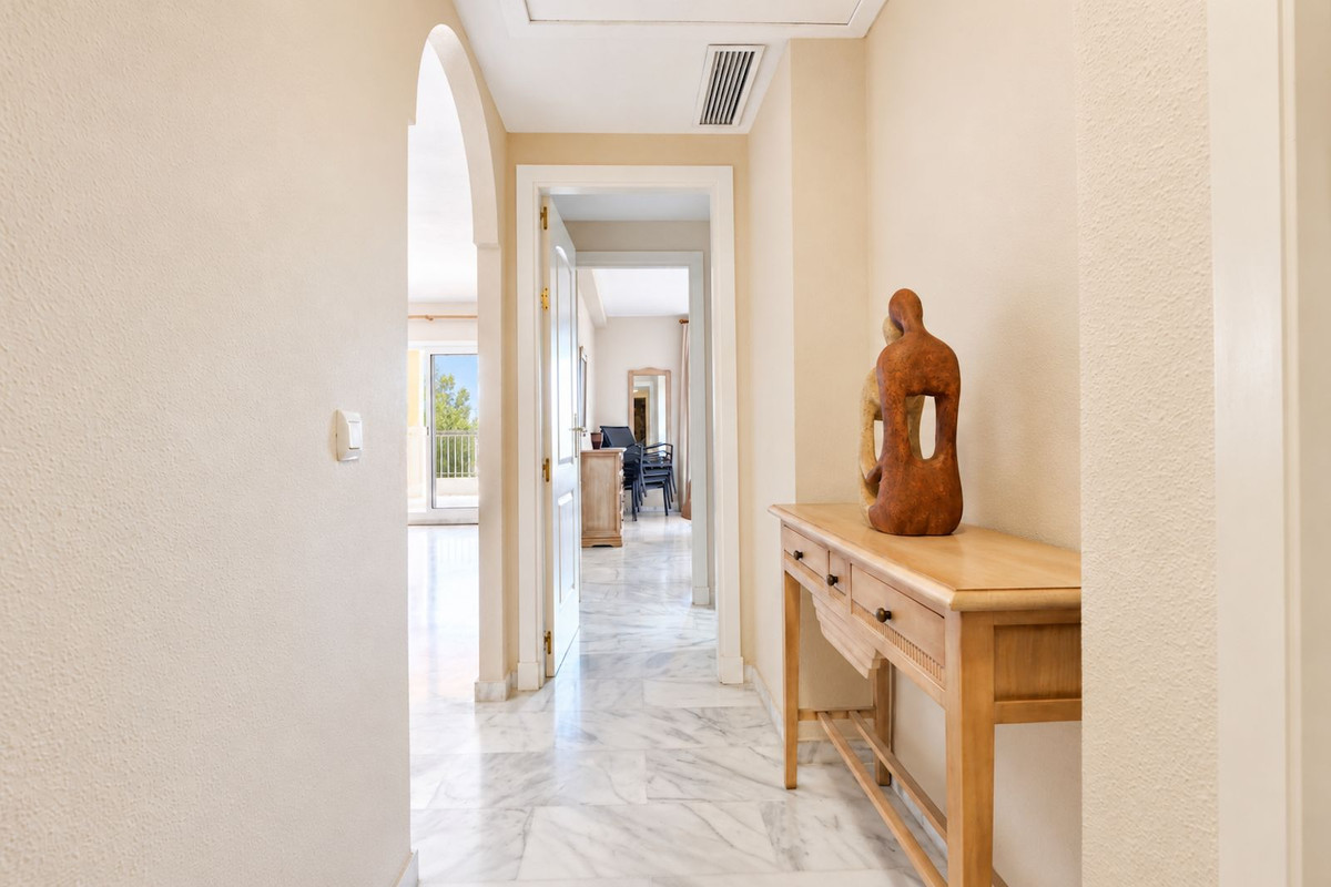 Appartement te koop in Reserva de Marbella | 2 slaapkamers H5514667