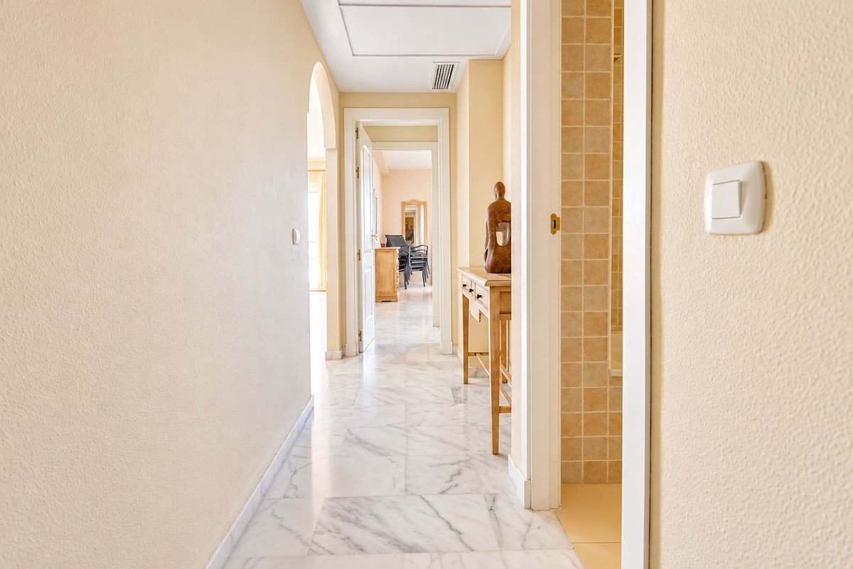 Appartement te koop in Reserva de Marbella | 2 slaapkamers H5514667