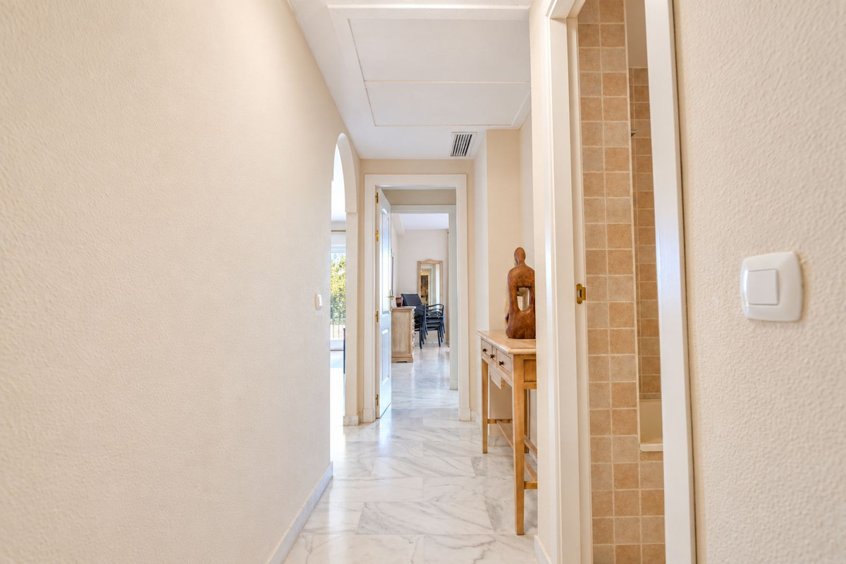 Appartement te koop in Reserva de Marbella | 2 slaapkamers H5514667