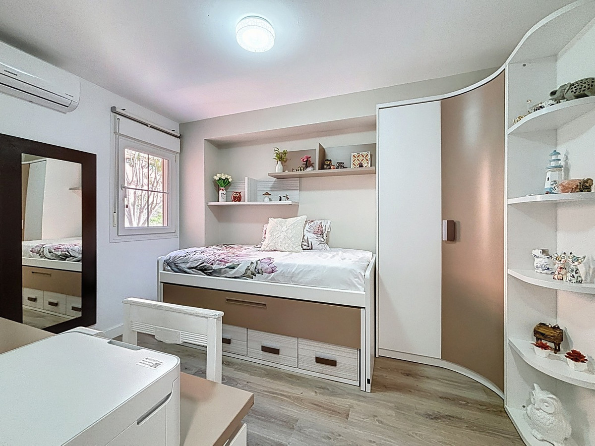 Appartement te koop in Rincón de la Victoria | 3 slaapkamers H5300560