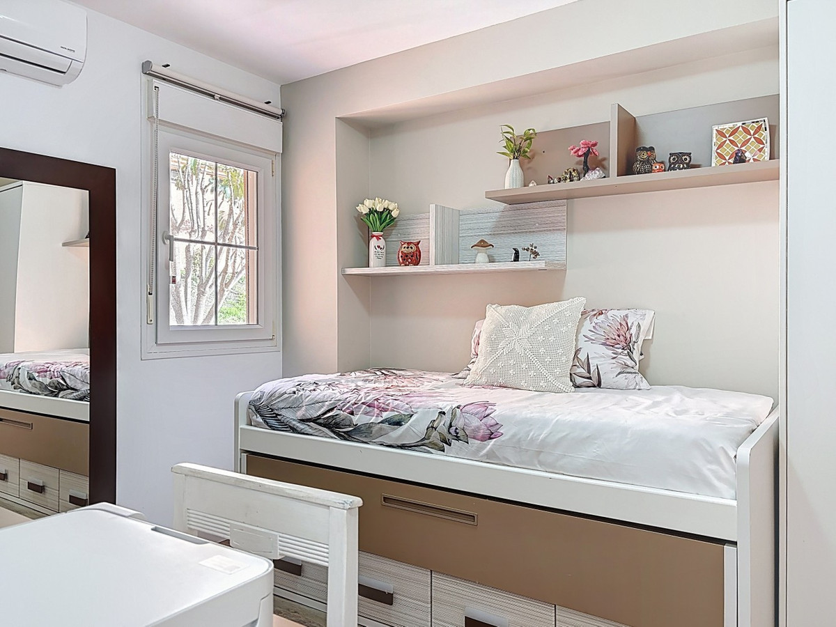 Appartement te koop in Rincón de la Victoria | 3 slaapkamers H5300560