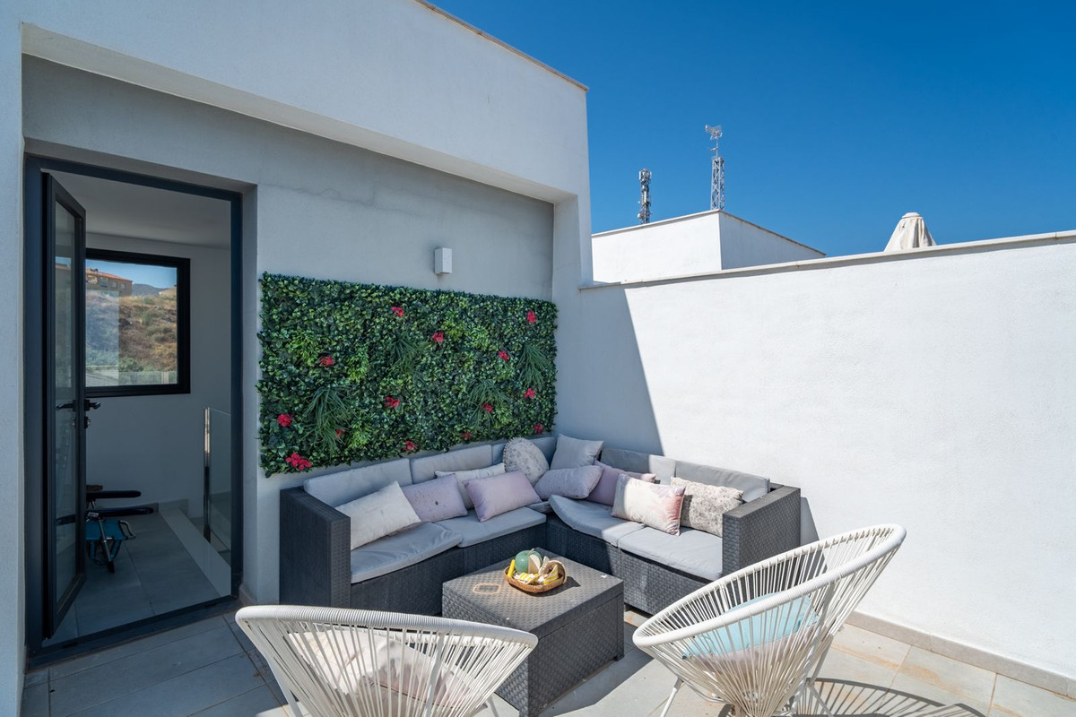 Appartement te koop in Rincón de la Victoria | 4 slaapkamers H5410207