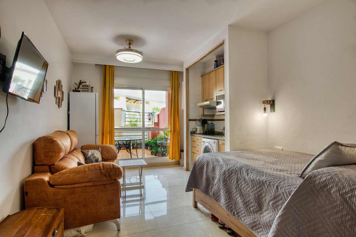 Appartement te koop in Rincón de la Victoria | 0 slaapkamers H5423086