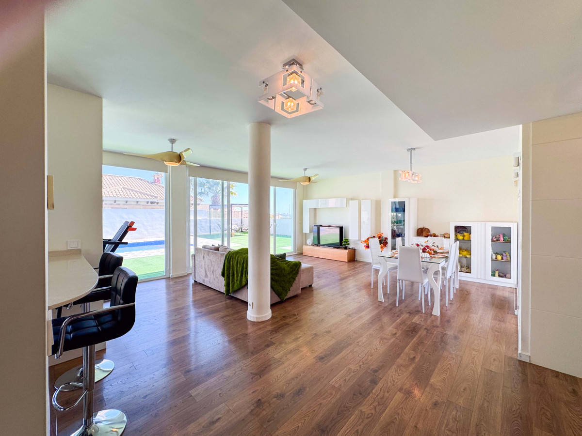 Huis te koop in San Fulgencio | 6 slaapkamers H5295607