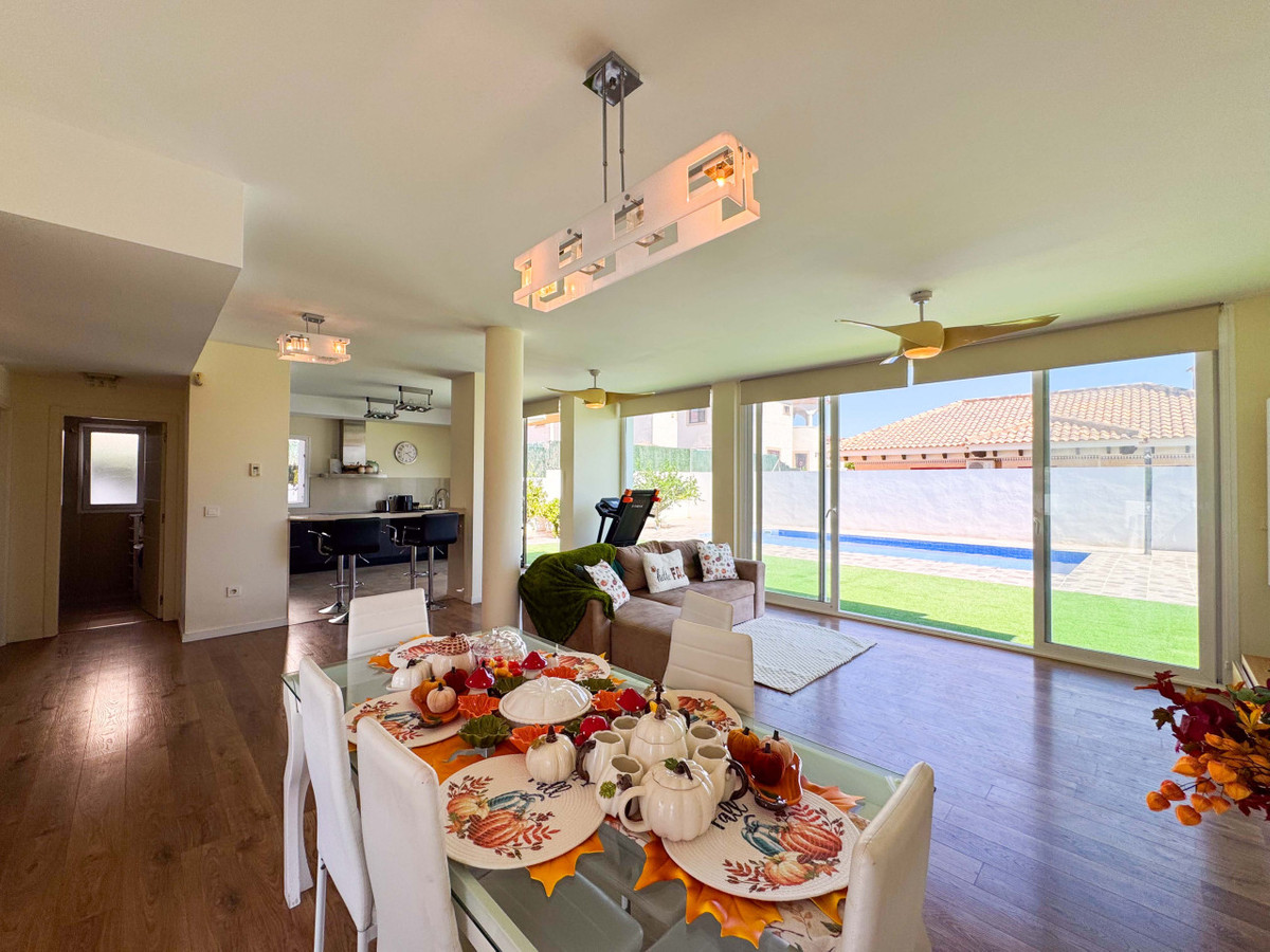 Huis te koop in San Fulgencio | 6 slaapkamers H5295607