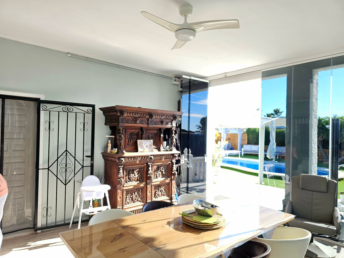 Huis te koop in San Fulgencio | 4 slaapkamers H5325523