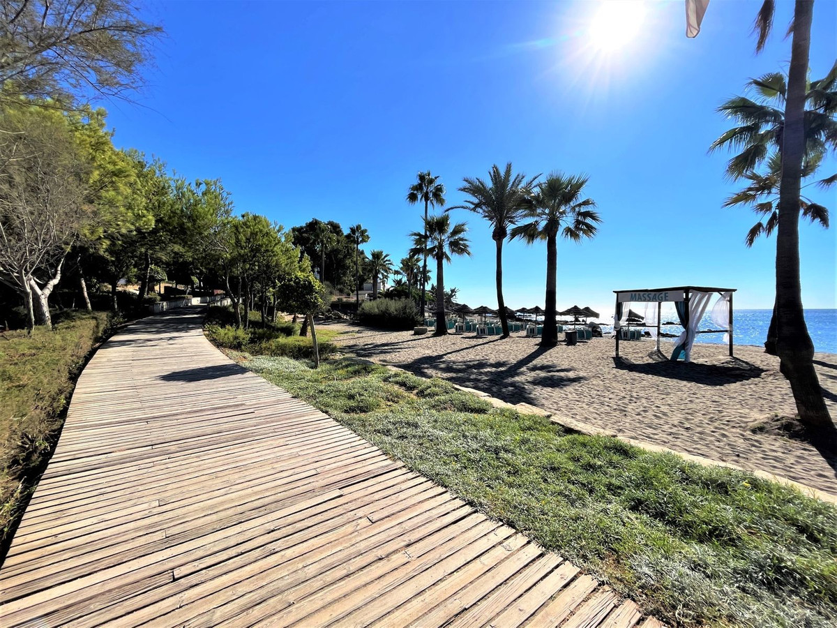 Penthouse in San Luis de Sabinillas-27