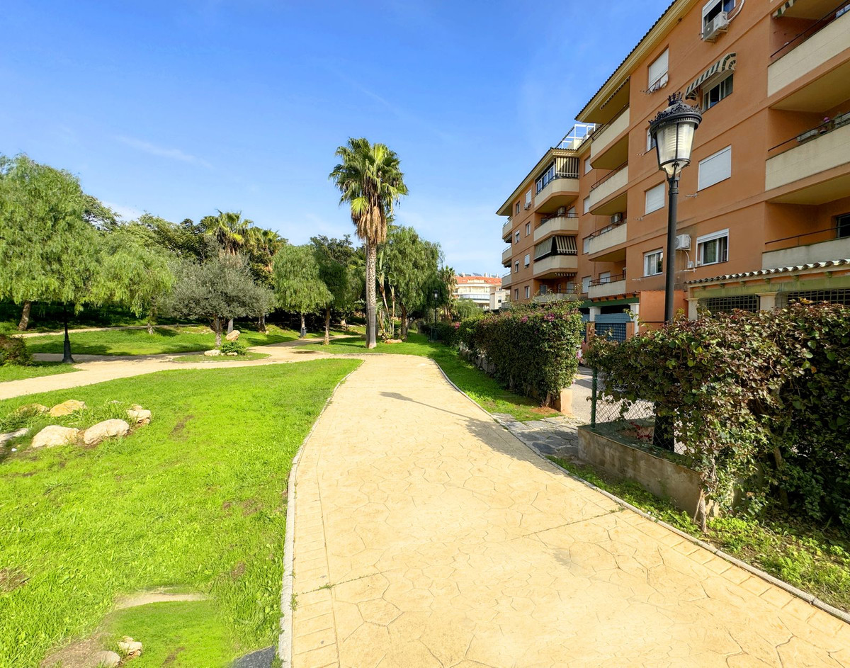 Penthouse in San Luis de Sabinillas-28