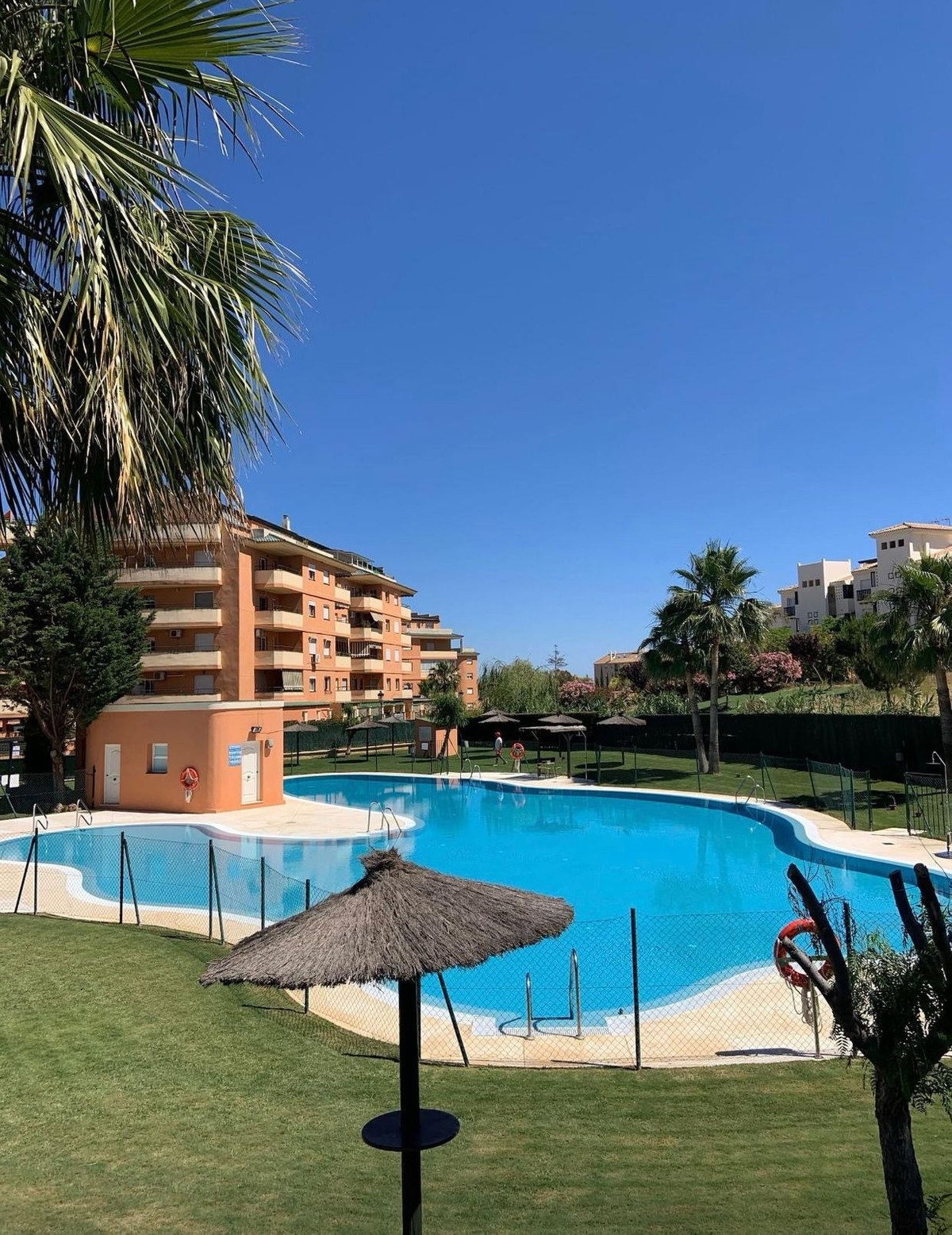 Bovenverdieping Appartement in San Luis de Sabinillas-1