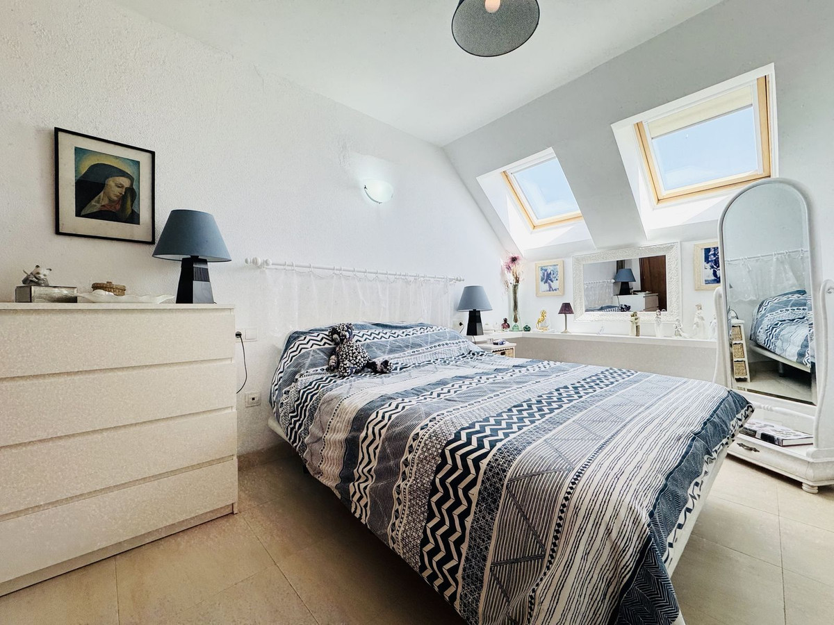 Penthouse in San Luis de Sabinillas-14