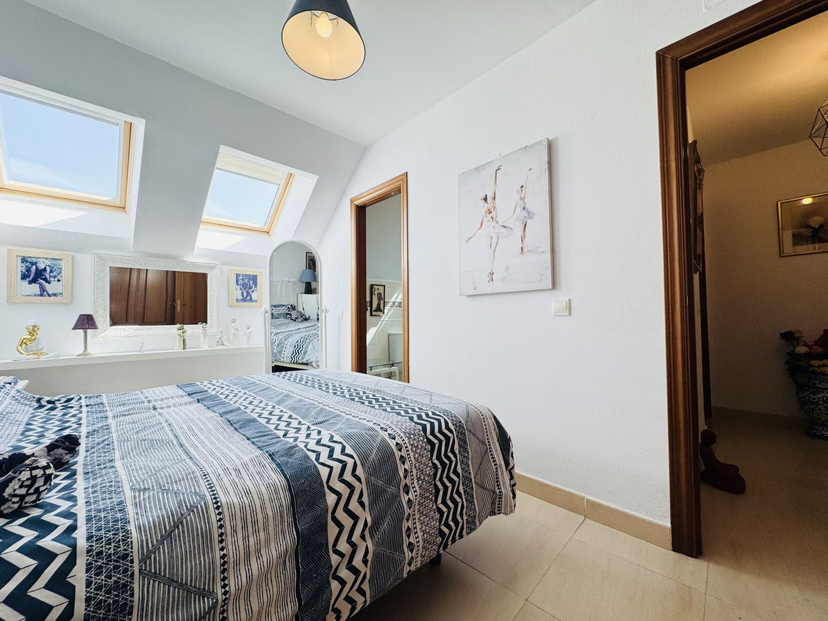 Penthouse in San Luis de Sabinillas-15